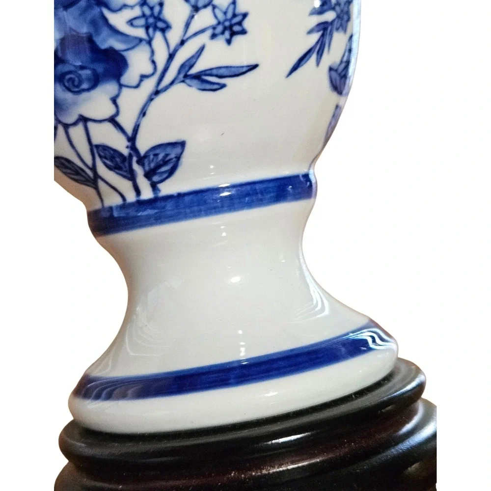 Vintage‎ 1998-99 Chinoiserie Ginger Jar Porcelain Blue White w/Rosewood Base